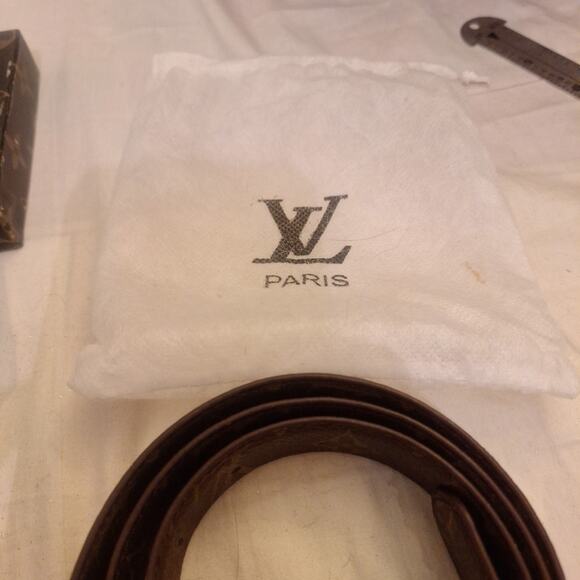 Louis Vuitton Belt 110cm With Box And Bag 44 In. Long 1 And 1/8 In. Wide - Picture 3 of 5